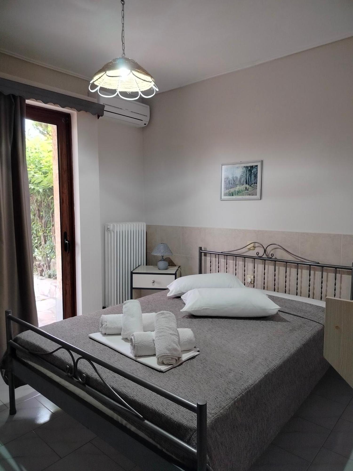 Iliahtida Apartments Rovies Exterior photo